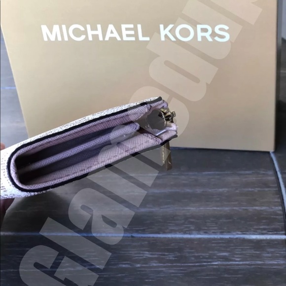 LAST ONE FIRM Michael Kors Ballet Vanilla Wallet - Picture 3 of 7